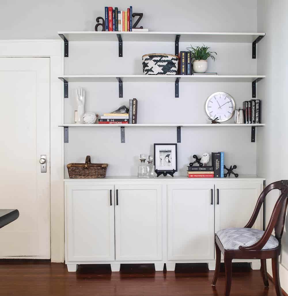 DIY Built in Bookshelf
