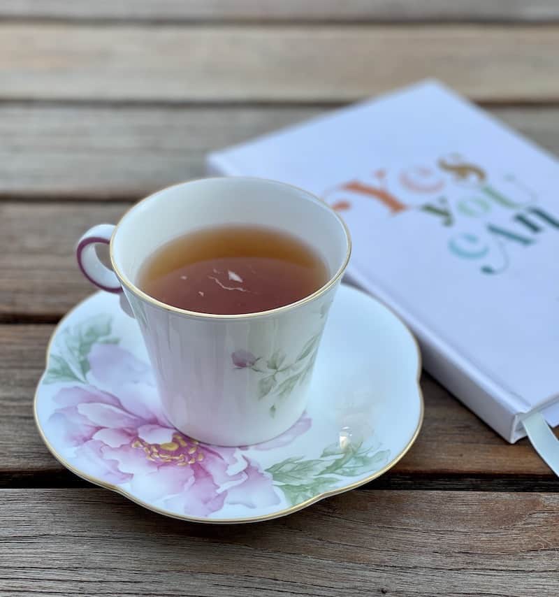 Traveling teacup