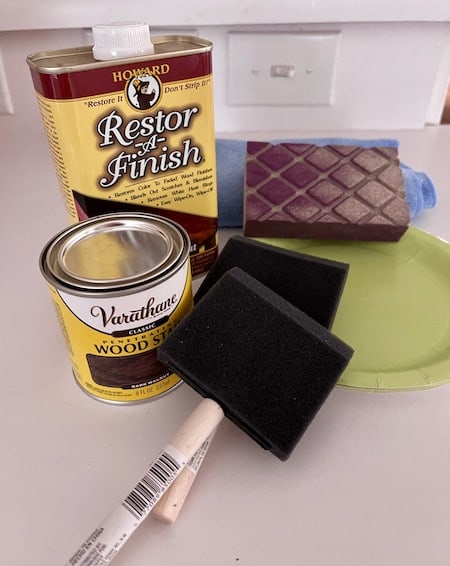 Supplies used to refinish table