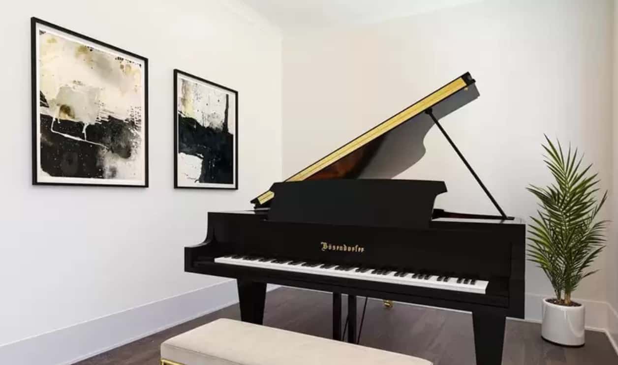 Hanging art at the same height