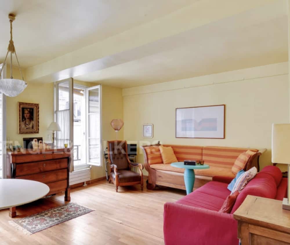 Light ceiling paint