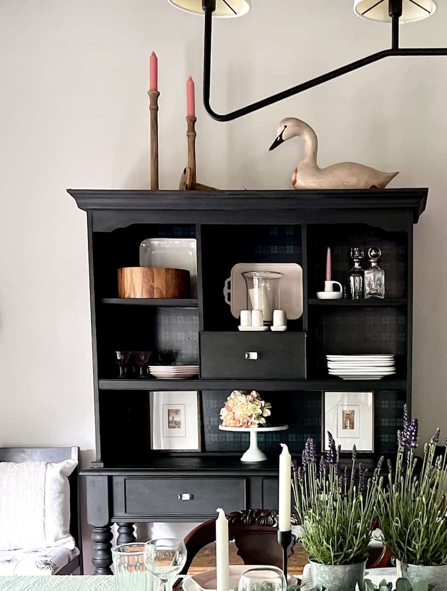Spring hutch