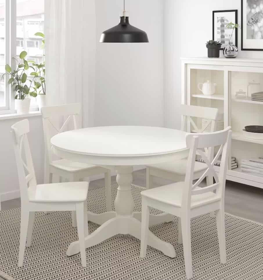 too small light over round table