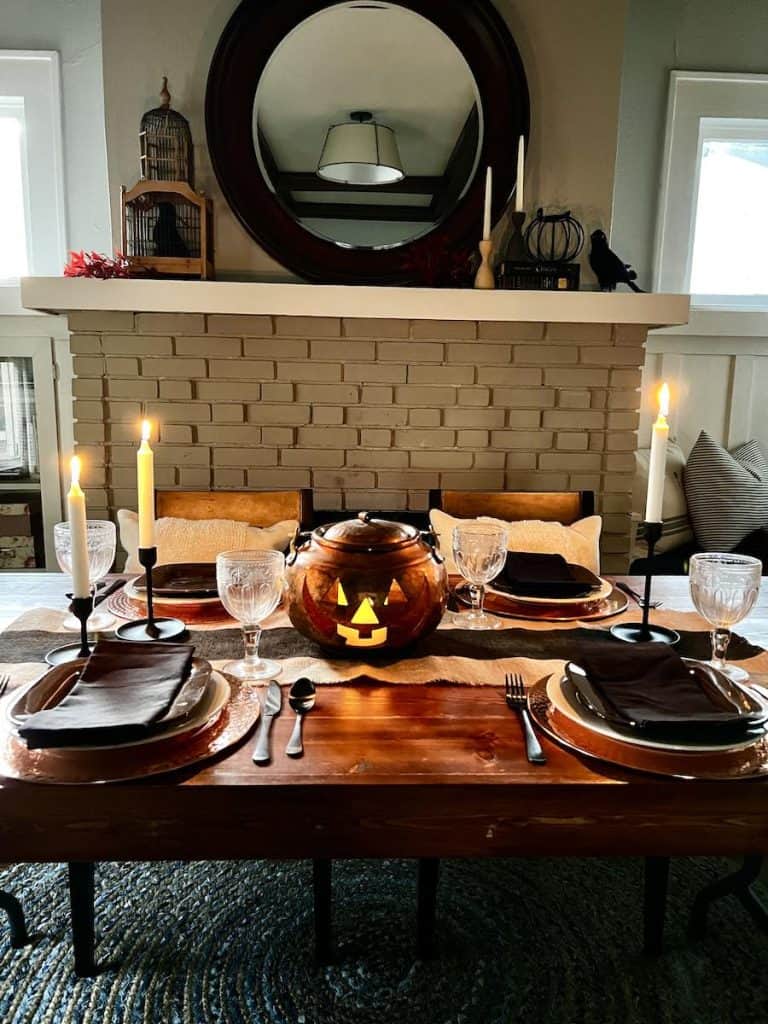 Easy and Affordable Halloween Table Setting On a Foldable Table ...