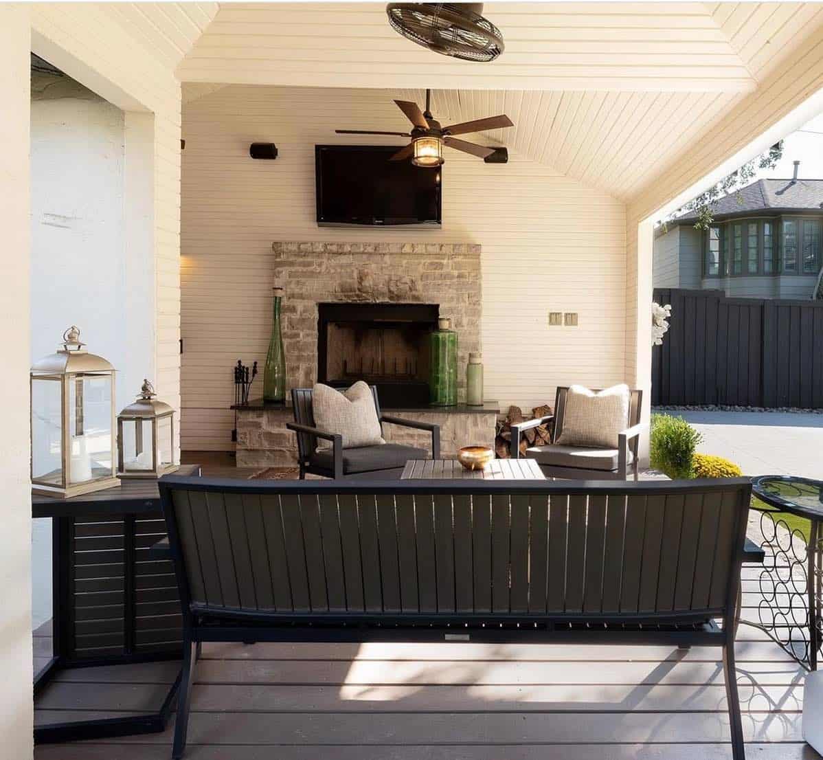 outdoor living area