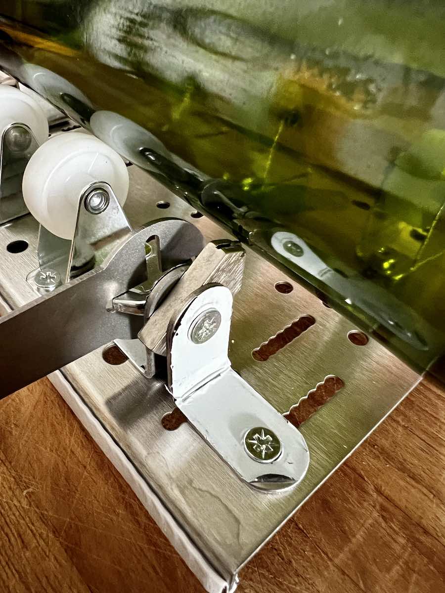 adjust wine bottle cutter